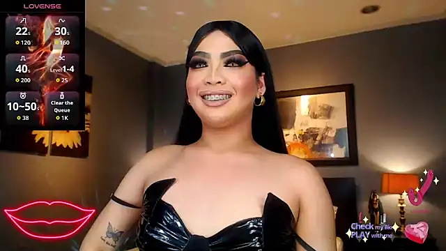 FridaHumphrey online show from April 8, 2026, 7:04 pm