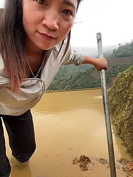 ThiHa003 online show from April 2, 2026, 2:41 am