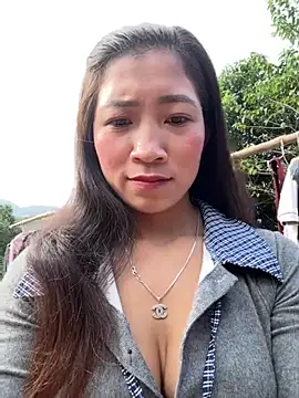 Snapshot of ThiHa003 chatting on December 20, 2025, 7:11 am ThiHa003 online show from December 20, 2025, 7:11 am