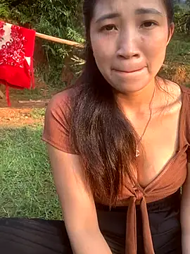 Snapshot of ThiHa003 chatting on October 10, 2025, 9:54 am ThiHa003 online show from October 10, 2025, 9:54 am