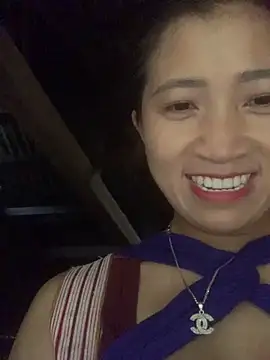 Snapshot of ThiHa003 chatting on September 23, 2025, 10:22 am ThiHa003 online show from September 23, 2025, 10:22 am