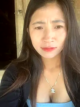 Snapshot of ThiHa003 chatting on November 6, 2025, 2:15 am ThiHa003 online show from November 6, 2025, 2:15 am