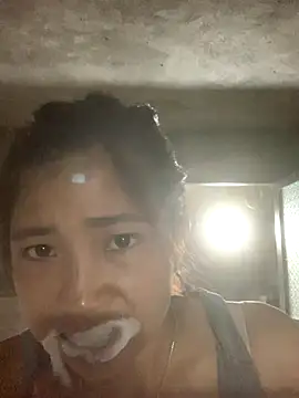 Snapshot of ThiHa003 chatting on September 21, 2025, 10:37 pm ThiHa003 online show from September 21, 2025, 10:37 pm