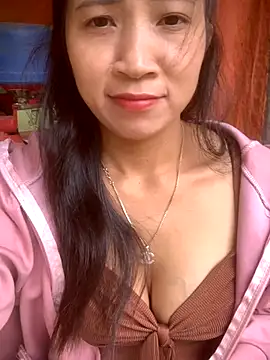 Snapshot of ThiHa003 chatting on October 26, 2025, 3:29 am ThiHa003 online show from October 26, 2025, 3:29 am