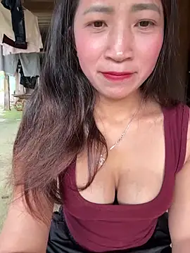 Snapshot of ThiHa003 chatting on December 17, 2025, 9:14 am ThiHa003 online show from December 17, 2025, 9:14 am