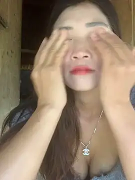 Snapshot of ThiHa003 chatting on November 13, 2025, 3:10 am ThiHa003 online show from November 13, 2025, 3:10 am