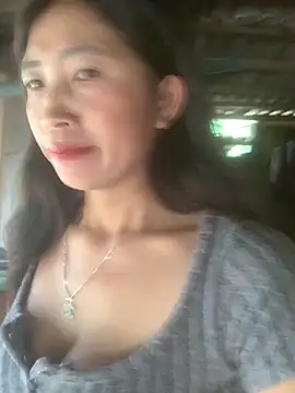 Snapshot of ThiHa003 chatting on November 9, 2025, 4:05 am ThiHa003 online show from November 9, 2025, 4:05 am