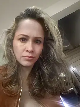 Miasiren online show from September 30, 2025, 5:19 pm