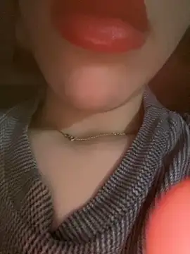 Mimisixo online show from November 9, 2025, 3:49 pm