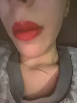 Mimisixo online show from November 11, 2025, 10:37 pm