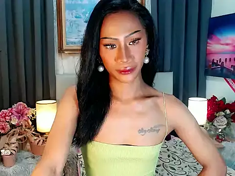 sassylatina online show from October 29, 2025, 12:59 pm