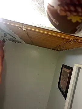 Snapshot of Cnutt310 chatting on October 7, 2025, 3:13 pm Cnutt310 online show from October 7, 2025, 3:13 pm