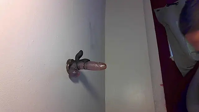 Snapshot of Cnutt310 chatting on October 17, 2025, 7:26 pm Cnutt310 online show from October 17, 2025, 7:26 pm