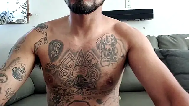 Snapshot of Cnutt310 chatting on October 29, 2025, 6:40 pm Cnutt310 online show from October 29, 2025, 6:40 pm