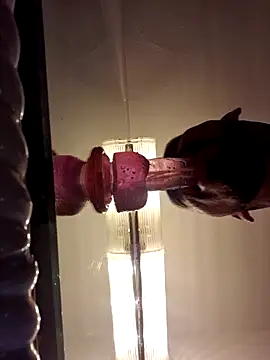 Snapshot of Cnutt310 chatting on November 8, 2025, 5:22 am Cnutt310 online show from November 8, 2025, 5:22 am