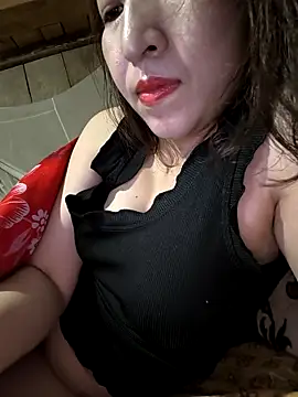 Snapshot of Ariana-Vy chatting on February 15, 2026, 7:13 pm Ariana-Vy online show from February 15, 2026, 7:13 pm