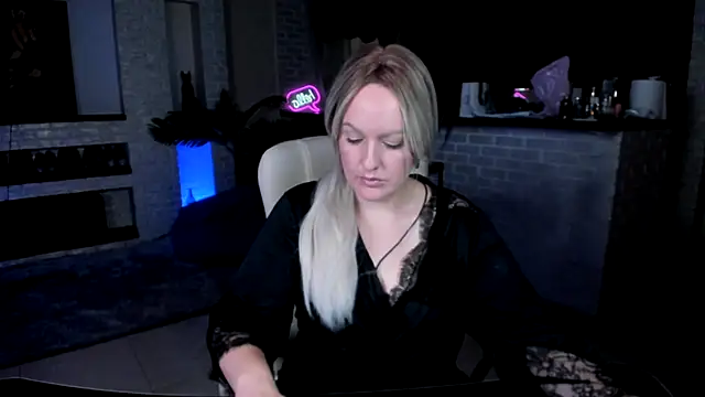 MariemLui online show from September 16, 2025, 6:03 am