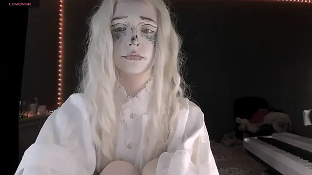 MelissaReis online show from November 1, 2025, 11:37 am