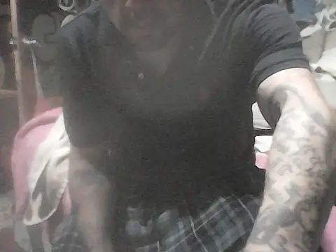 Snapshot of Twoslipperywhenwett chatting on June 16, 2026, 4:23 am Twoslipperywhenwett online show from June 16, 2026, 4:23 am