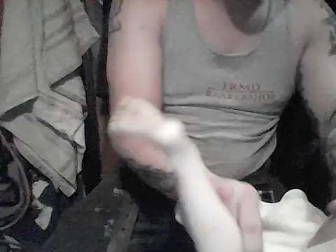 Snapshot of Twoslipperywhenwett chatting on November 15, 2025, 10:36 pm Twoslipperywhenwett online show from November 15, 2025, 10:36 pm