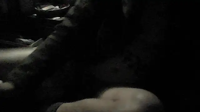 Snapshot of Twoslipperywhenwett chatting on November 20, 2025, 7:36 pm Twoslipperywhenwett online show from November 20, 2025, 7:36 pm