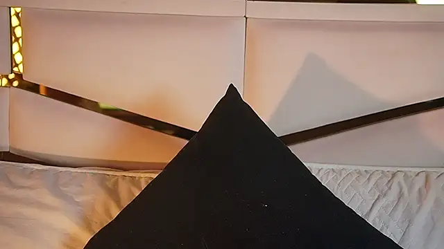 Snapshot of ambar_rosse25 chatting on September 22, 2025, 11:38 am ambar rosse25 online show from September 22, 2025, 11:38 am