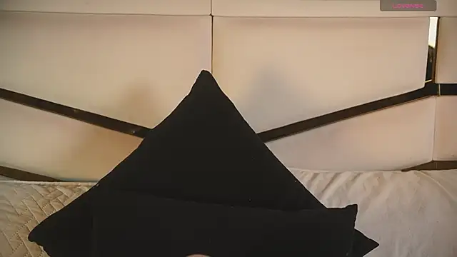 Snapshot of ambar_rosse25 chatting on September 9, 2025, 11:41 am ambar rosse25 online show from September 9, 2025, 11:41 am