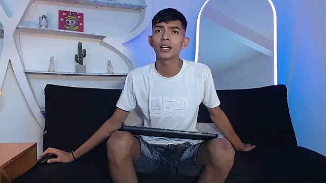 PRETTY SEX1 online show from October 3, 2025, 1:23 pm