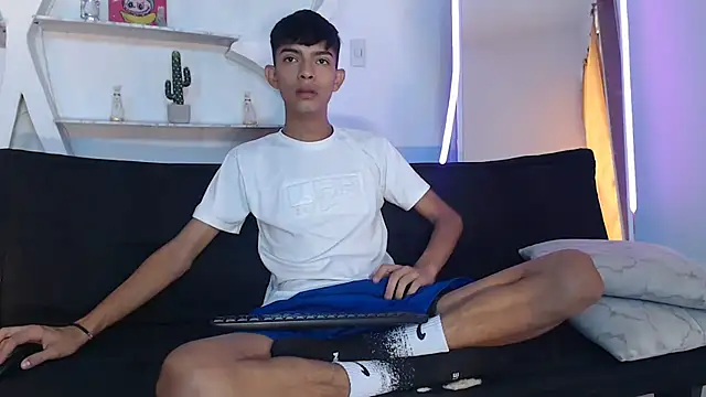 PRETTY SEX1 online show from October 10, 2025, 1:34 pm