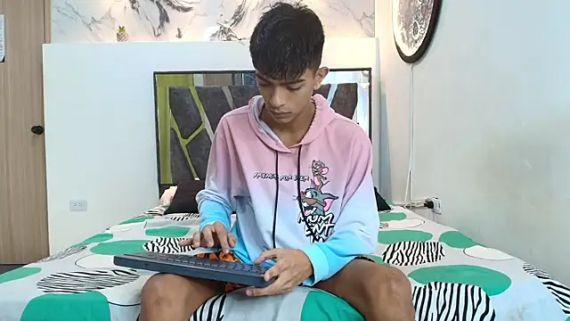 PRETTY SEX1 online show from November 30, 2025, 7:09 am