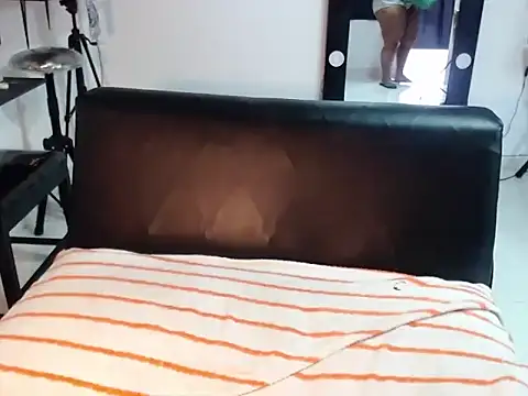 Sam Blue online show from November 15, 2025, 1:15 pm