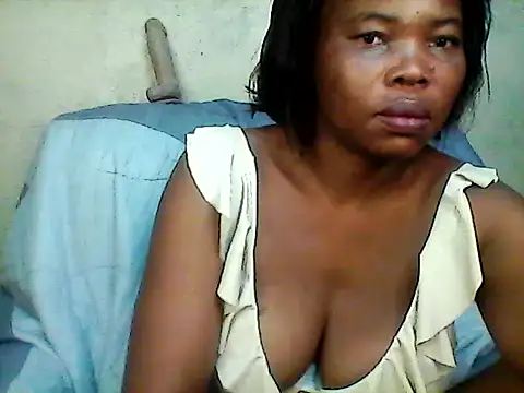 Snapshot of CharlotteXXX chatting on April 16, 2026, 6:41 pm CharlotteXXX online show from April 16, 2026, 6:41 pm