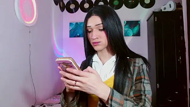 meghan devil  online show from November 22, 2025, 12:32 am