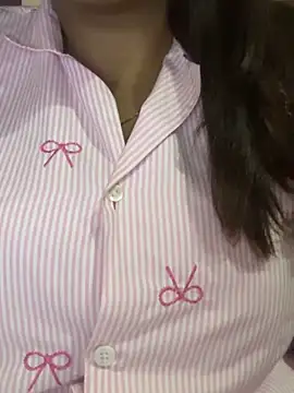 sexyriya     online show from October 25, 2025, 7:07 am