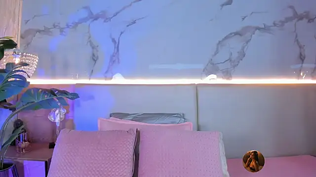 ValSmith  online show from February 24, 2026, 3:40 am