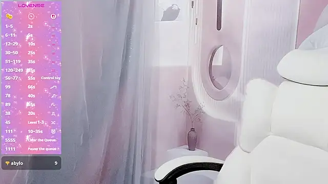 kemybaby online show from March 31, 2026, 8:33 pm