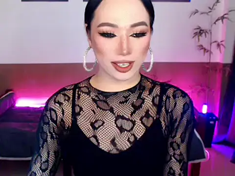 Snapshot of Spicy_kinky chatting on May 12, 2026, 5:37 am Spicy kinky online show from May 12, 2026, 5:37 am
