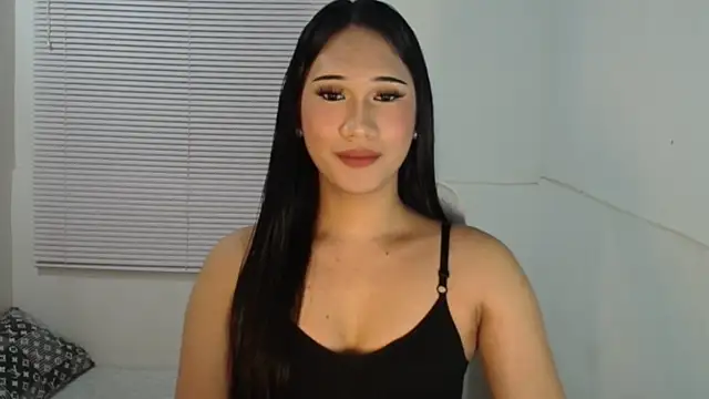 Snapshot of Leighs_Celine chatting on February 8, 2026, 9:01 pm Leighs Celine online show from February 8, 2026, 9:01 pm