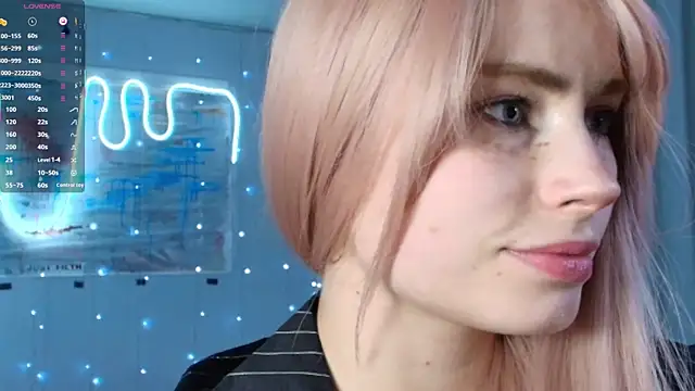 PieraMarch online show from September 20, 2025, 7:08 pm