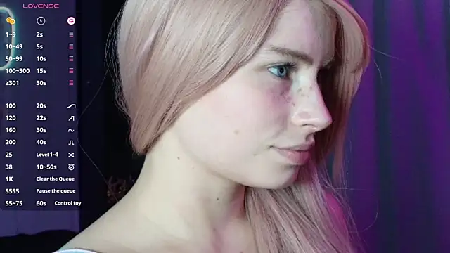 PieraMarch online show from October 10, 2025, 7:36 pm