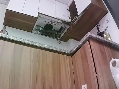 -Luxury online show from March 21, 2026, 3:19 am