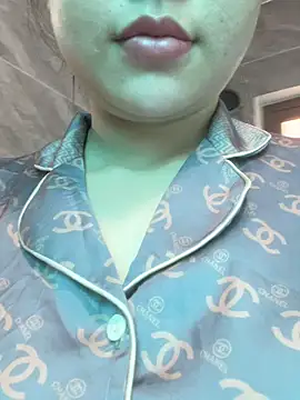 -Luxury online show from February 28, 2026, 1:05 am