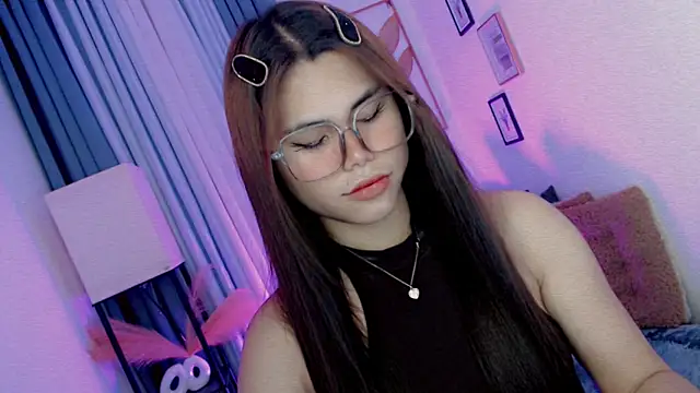 PrettyBlythes TS online show from April 23, 2026, 12:51 pm