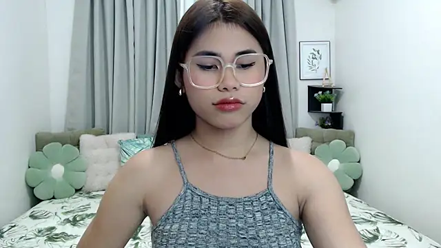 PrettyBlythes TS online show from December 15, 2025, 5:35 am