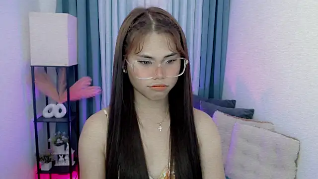 Snapshot of PrettyBlythes_TS chatting on February 15, 2026, 2:27 pm PrettyBlythes TS online show from February 15, 2026, 2:27 pm