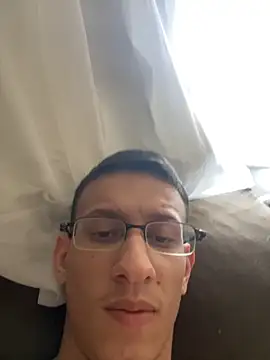 safadezanunes2 online show from September 10, 2025, 3:44 pm