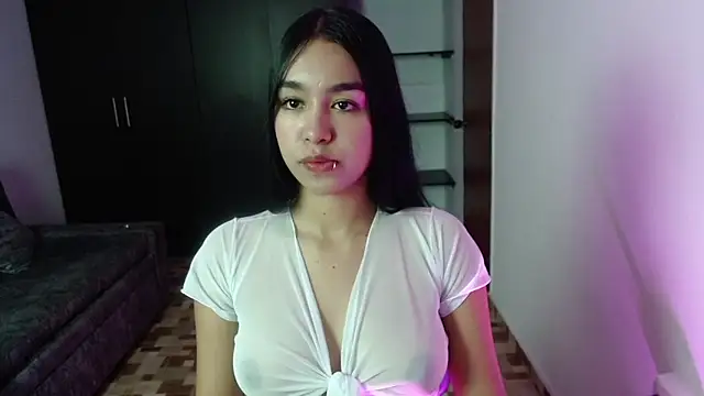 kyra fox  online show from February 2, 2026, 1:10 pm