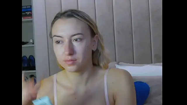 LexiRussell online show from October 7, 2025, 4:35 am