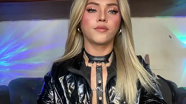 Snapshot of calimonroe chatting on October 24, 2025, 7:02 pm calimonroe online show from October 24, 2025, 7:02 pm