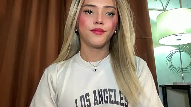 Snapshot of calimonroe chatting on October 6, 2025, 3:29 am calimonroe online show from October 6, 2025, 3:29 am